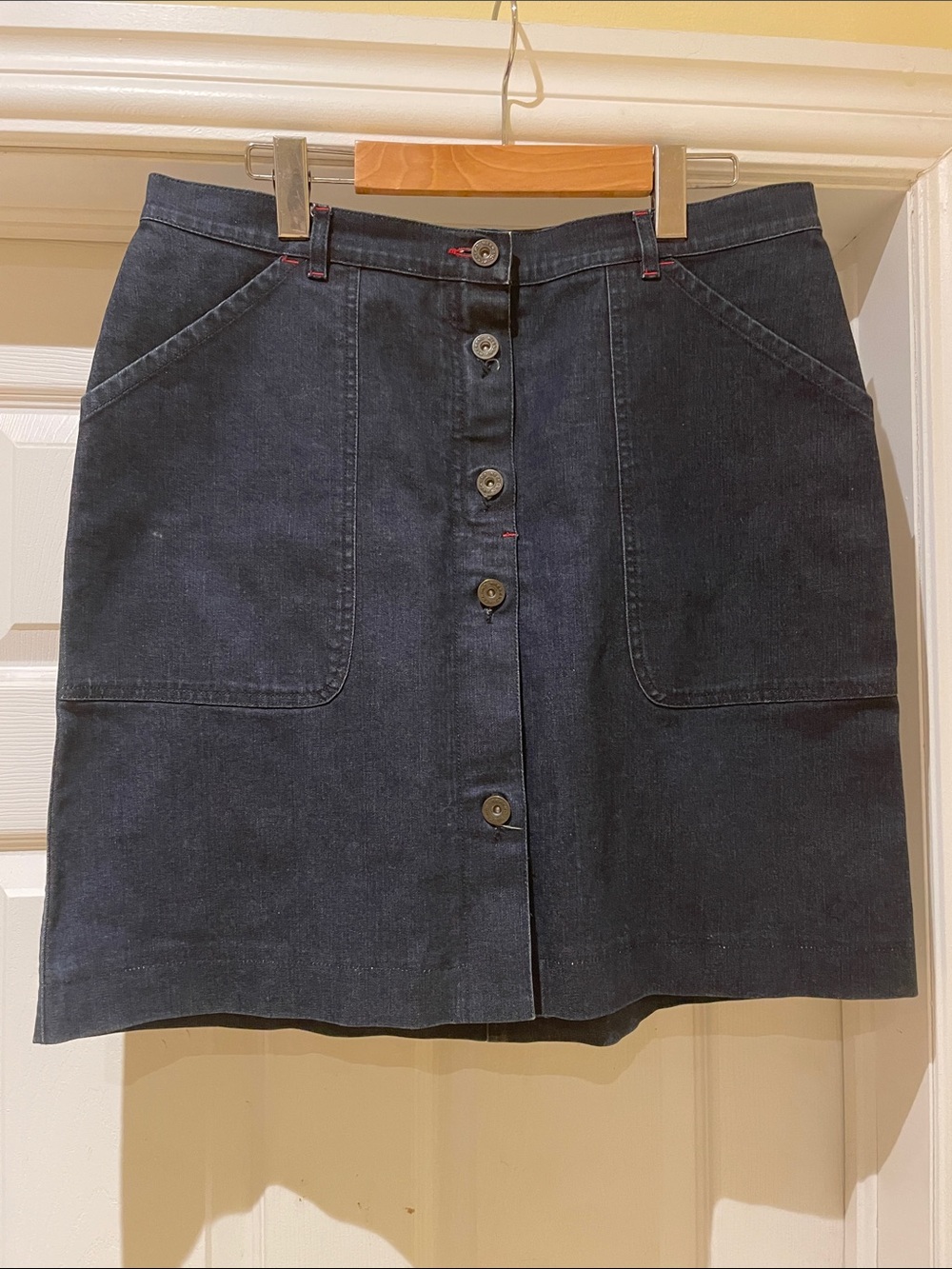 MaxMara Rétro 60s Elevated Effortless Chic Dark Blue Button-Front  Skirt